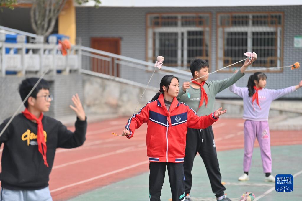 广西梧州：民族传统体育项目进校园