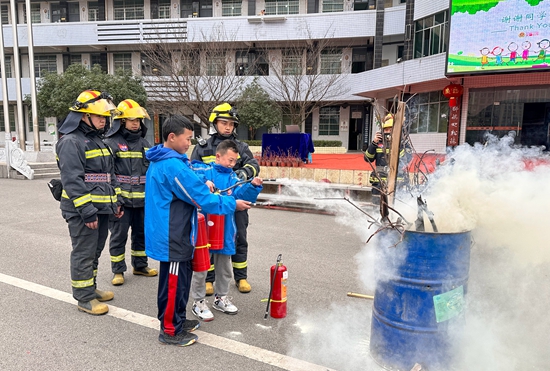 （供稿）贵州惠水：红蓝校长进校园 革命精神代代传_fororder_2