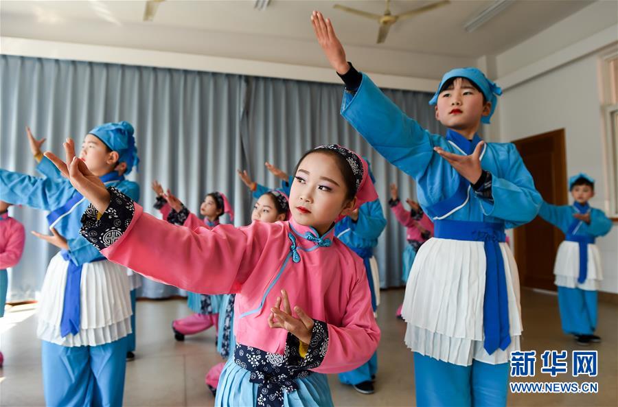 江苏江阴：学校“小锡班”推动锡剧进校园