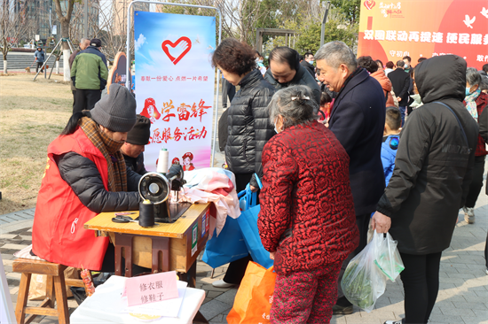 苏州狮山横塘：“城管社区+”支部联动服务展初心 让冬训跃动更多“志愿红”_fororder_图片 3