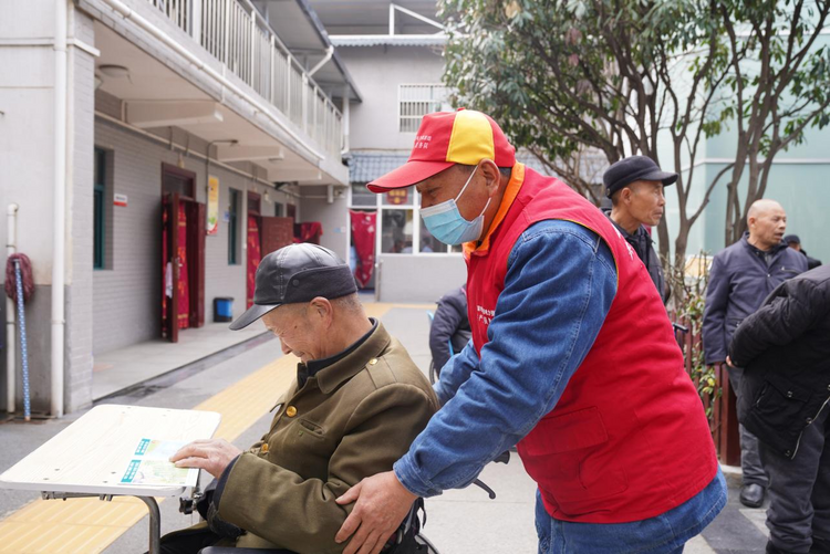 国网陕西电力：雷锋精神在三秦 志愿服务进万家_fororder_图片1