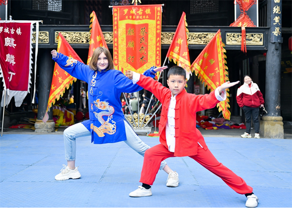 "Hello Qianwei, Spring with You and Me"｜Silk Road Youth Travel to the Ancient Town to Feel the Charm of Intangible Cultural Heritage_fororder_图片 3