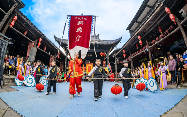 "Hello Qianwei, Spring with You and Me"｜Silk Road Youth Travel to the Ancient Town to Feel the Charm of Intangible Cultural Heritage_fororder_图片 2