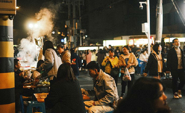 在成都，拥抱幸福_fororder_市井烟火-供图-成都市委网信办