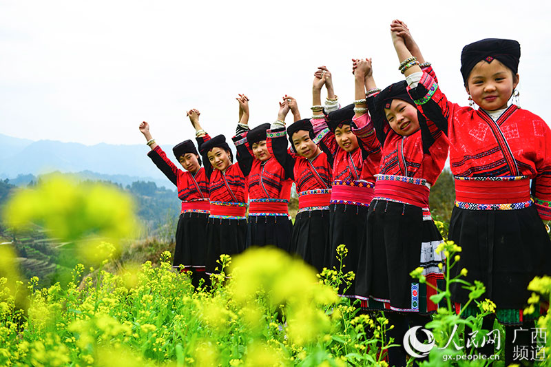 广西龙胜：春暖花开瑶寨美