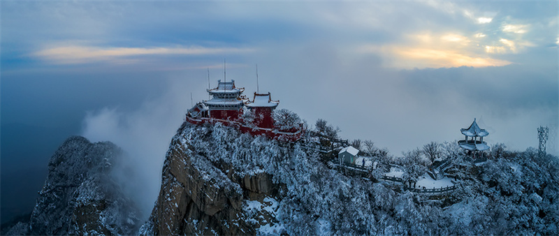 【原创】【春日“豫”新景】南阳南召五朵山：春雪飞舞 美景妖娆_fororder_雪后山顶+摄影+任明异