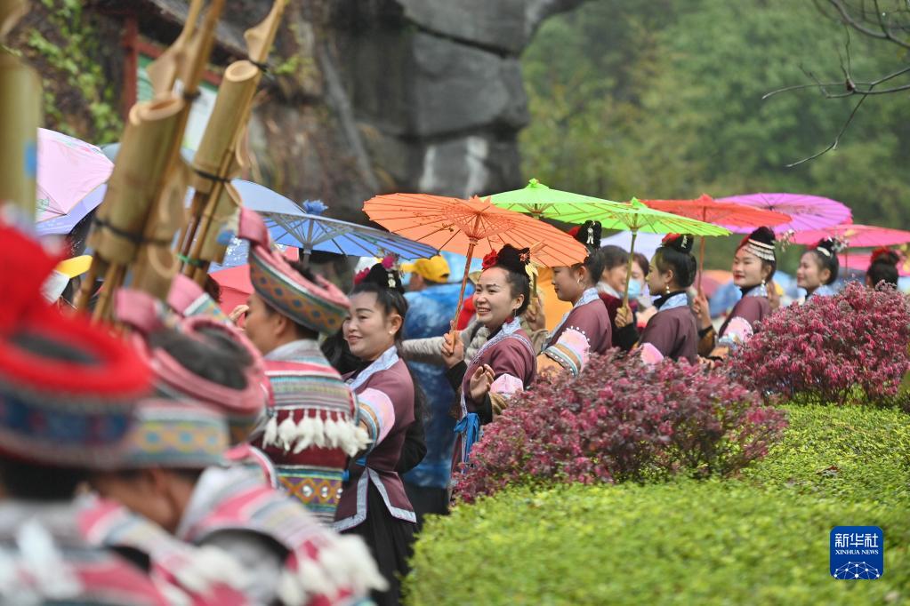 “粤桂协作”旅游专列开进大苗山