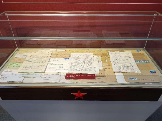 (视频)抚顺市雷锋纪念馆：196张图片98件文物展示60年来全国学雷锋活动生动实践_fororder_雷锋7_副本