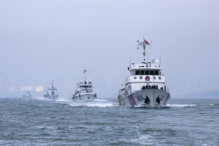 漳州海警局：“三度”解锁海上“平安密码”_fororder_漳州海警舰艇编队犁浪守卫漳州海域的“金山银山”