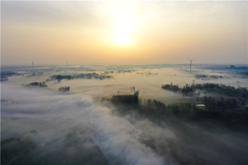 驻马店正阳：淮河两岸大雾弥漫宛如仙境_fororder_DJI_0395.JPG