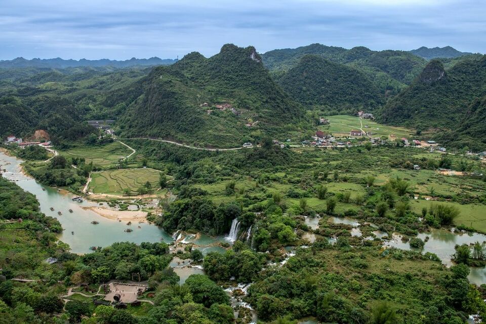 广西：云雾山川生态美