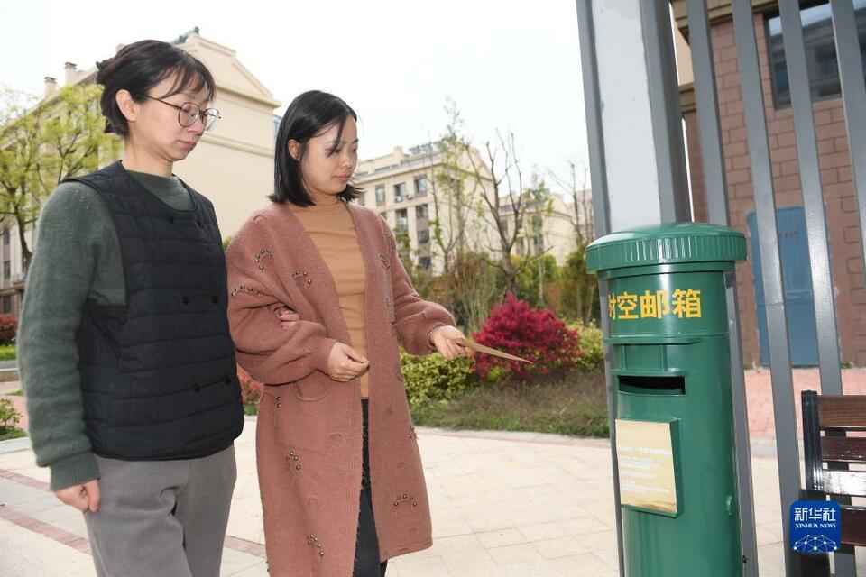 浙江湖州：文明祭扫记心间