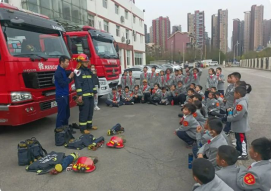 沈阳市浑南二校学生安全监督员参加安全实践活动_fororder_监督_副本