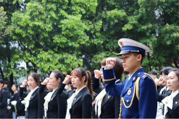 重庆移通学院举行清明节追思先烈党团共建主题活动_fororder_433a5516fae1c475e54fddd7165288e