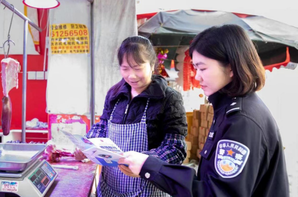 【原创】重庆两江民警程畦：坚定从警初心 走父亲未走完的路_fororder_微信图片_20230404151308