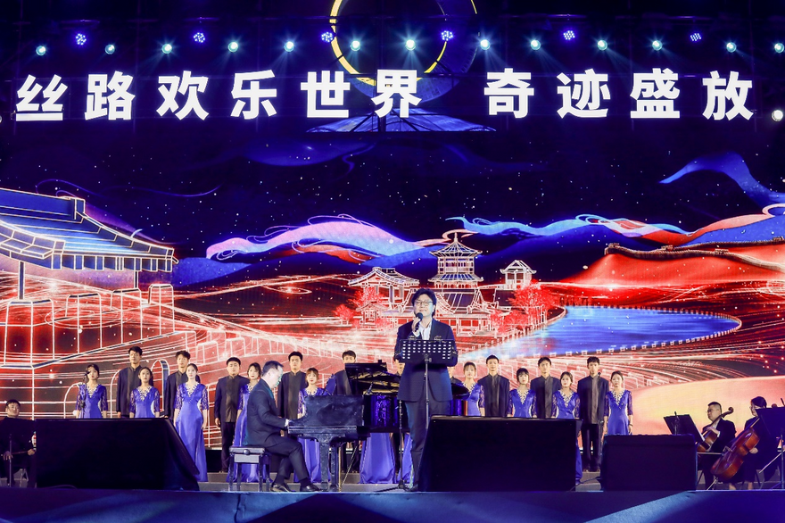 Trial Run for New Silk Road Paradise Cultural Tourism Landmark in Shaanxi_fororder_陕西3