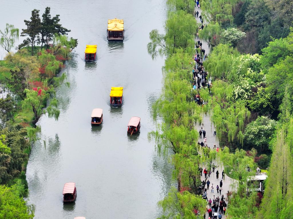 中国加速提振消费 市场逐步回暖吸引世界