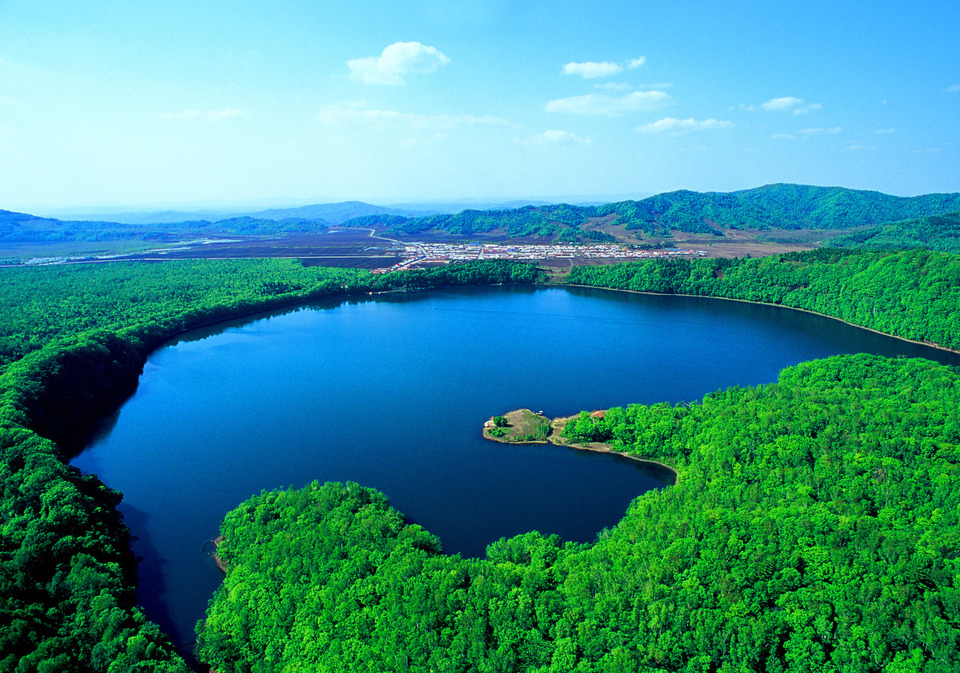 5月漫山杜鹃香 吉林龙湾野生杜鹃花卉旅游节4月29日启幕_fororder_大龙湾景区风光