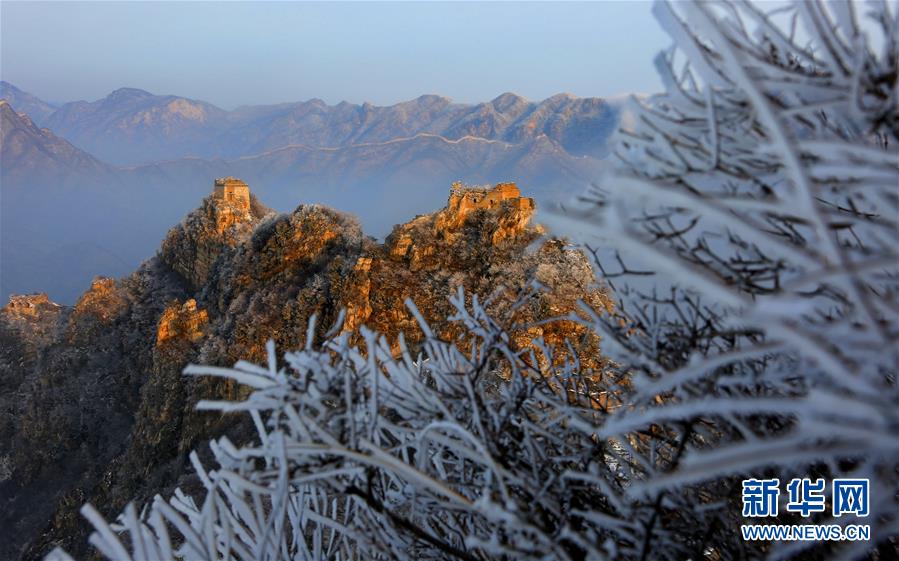 雪后箭扣长城美如画