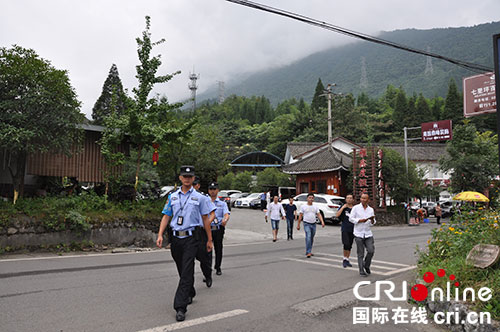 眉山洪雅：旅游警察正成为洪雅景区靓丽名片