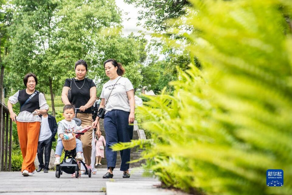 重庆最大人工湖绘就“人水和谐”新画卷