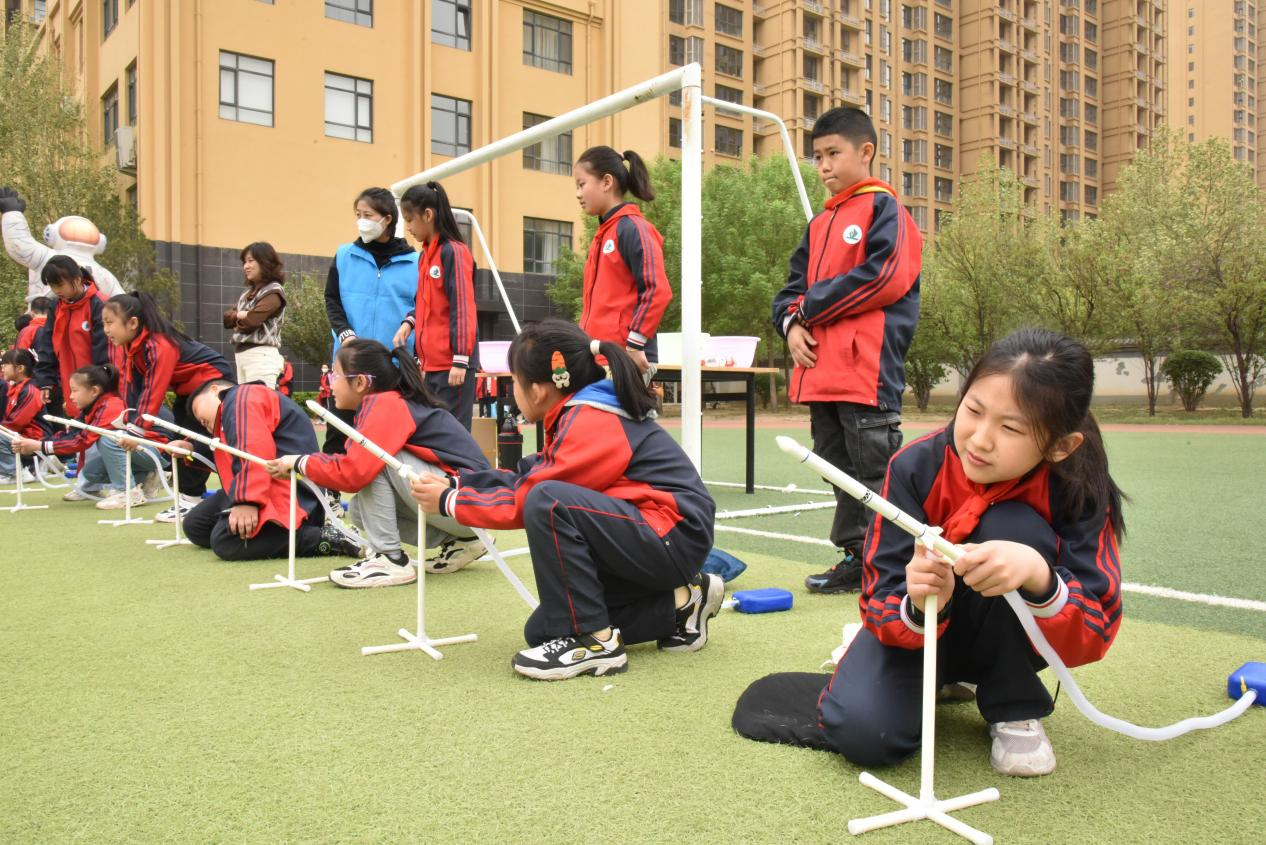 스자좡시 위화구, 학교의 과학 교육으로 과학기술의 꿈을 펼치다_fororder_图片4