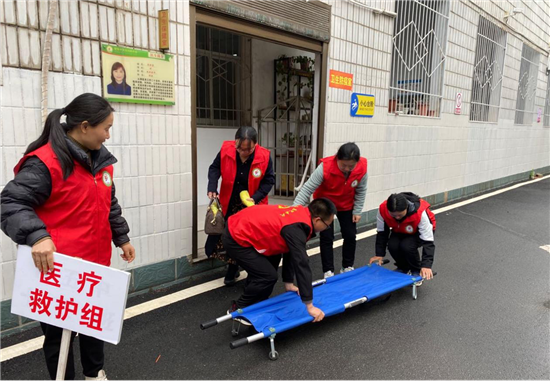 信阳市平桥区教体系统举行防汛和地质灾害应急抢险疏散演练_fororder_图片3