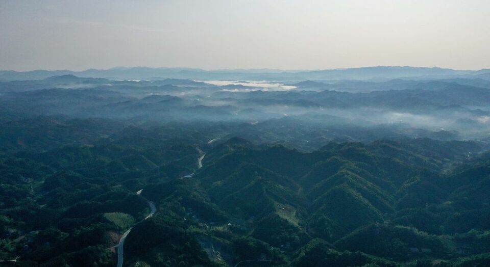 广西：云雾山川生态美