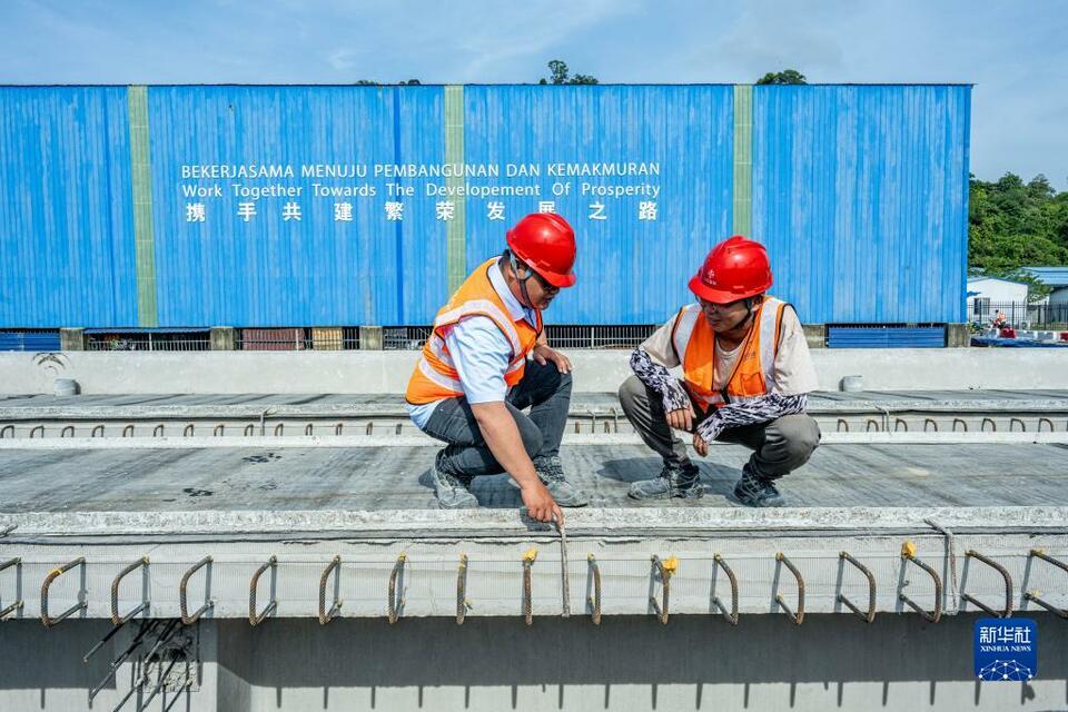 通讯：让青春在“一带一路”闪亮——记马东铁青年突击队