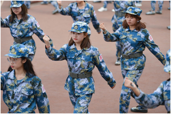 （供稿 文体列表 三吴大地南京 移动版）南京艺术学院进行2019级新生军训