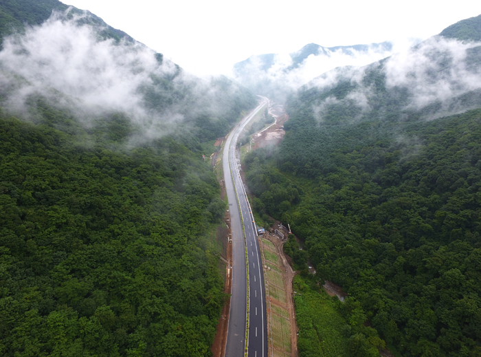 01【吉林】【原创】集通高速公路建成通车 长春到集安开车只要3小时20分钟