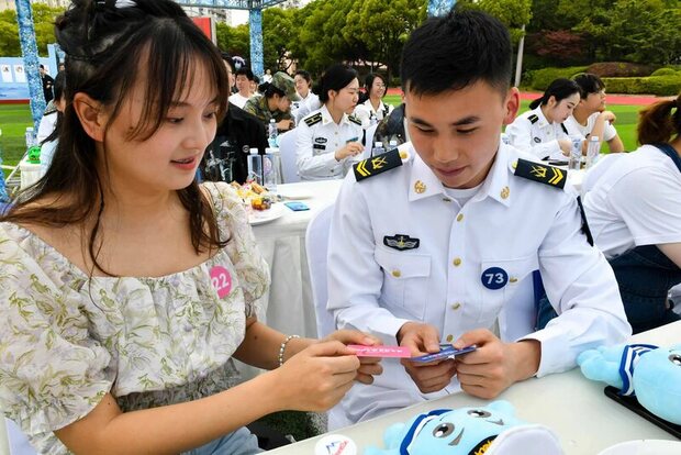 【图说上海】上海军地联谊 为99对青年搭起鹊桥