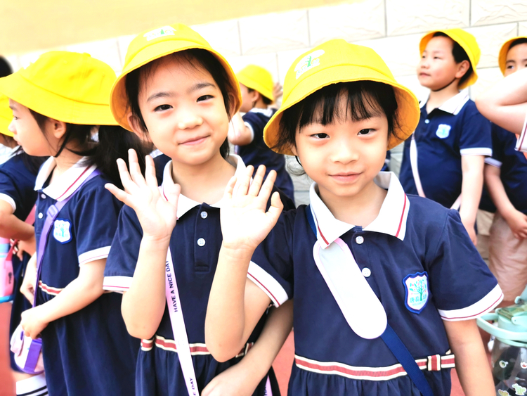 河北唐县：参观小学初体验 幼小衔接促成长_fororder_孩子们对小学生活充满了渴望