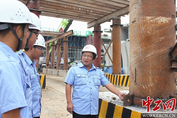 【专题-滚动】徐涛：善打硬仗的铁路建设“老兵”