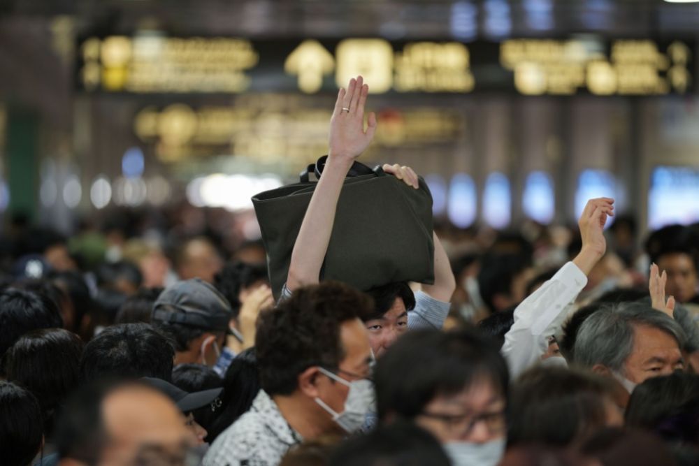 日本多地连降暴雨 200万人接到疏散通知