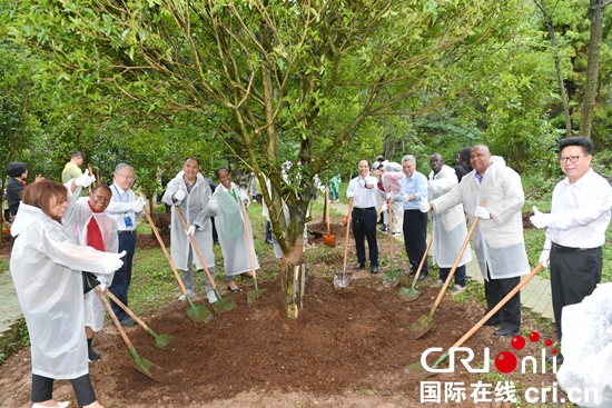 20余位驻华使节在贵州发布“生态文明建设共同声明”_fororder_微信图片_20230606125249_副本