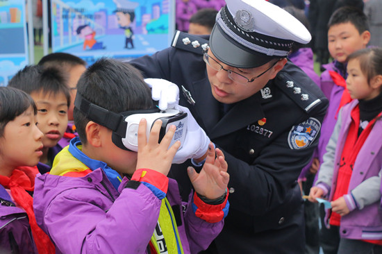 已过审【区县联动】【江北】【城市频道】护航校园 重庆江北警方成立首支G4萌娃护卫队【区县联动 列表】重庆江北警方成立首支G4萌娃护卫队