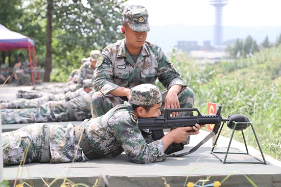 贵州碧江人武部扎实组织专武干部集训_fororder_射击训练.JPG