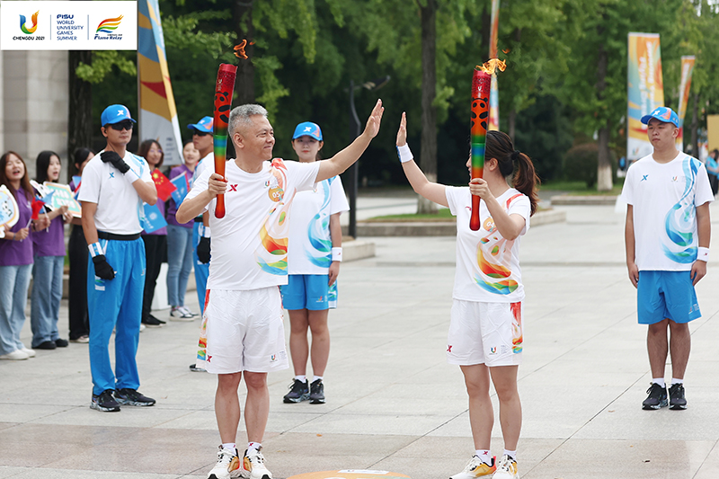 成都第31届世界大学生夏季运动会火炬传递成都站第三日活动圆满成功_fororder_微信图片_20230714140836