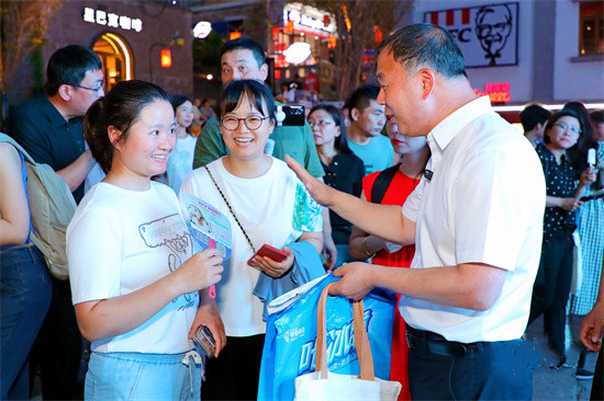 客入“圈” 共享清凉  沈阳现代化都市圈招商推介会在重庆举办_fororder_0622_2_副本