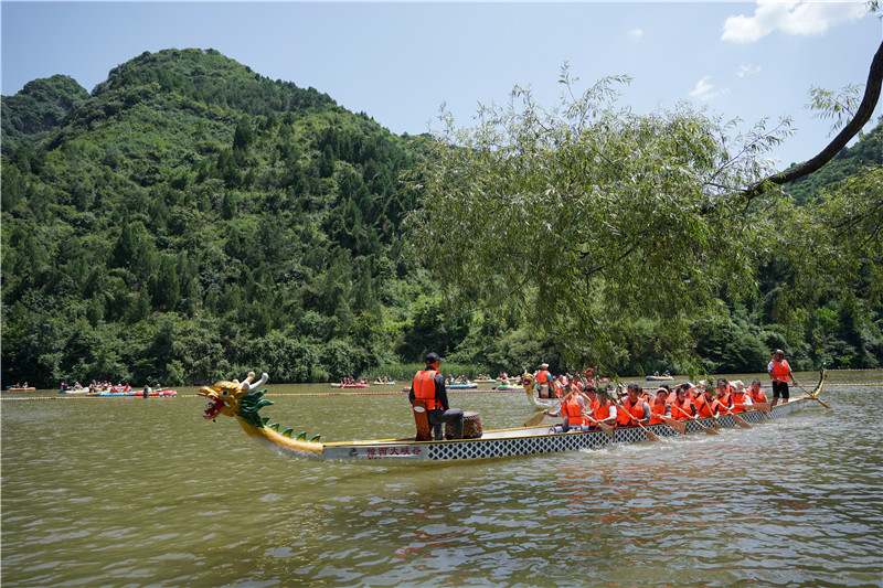 第十六届全国双胞胎漂流节在三门峡市卢氏县举行_fororder_双胞胎龙舟赛现场 摄影 王保龙