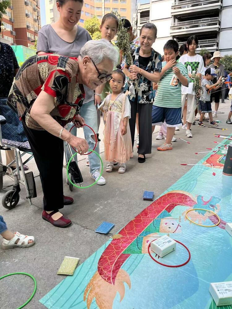 西安市雁塔区电子城街办广交社区举办“国风古韵端午游园会”