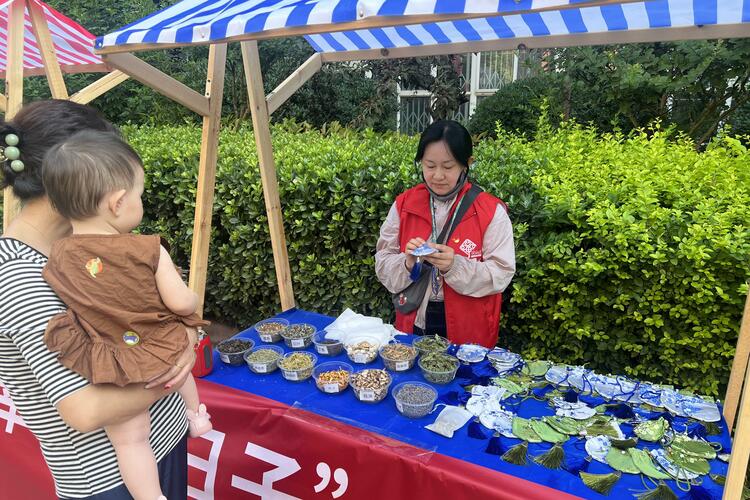 西安市雁塔区电子城街办广交社区举办“国风古韵端午游园会”