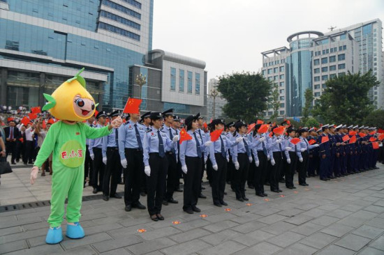 【社会民生】重庆巴南举行庆祝新中国成立70周年升国旗仪式