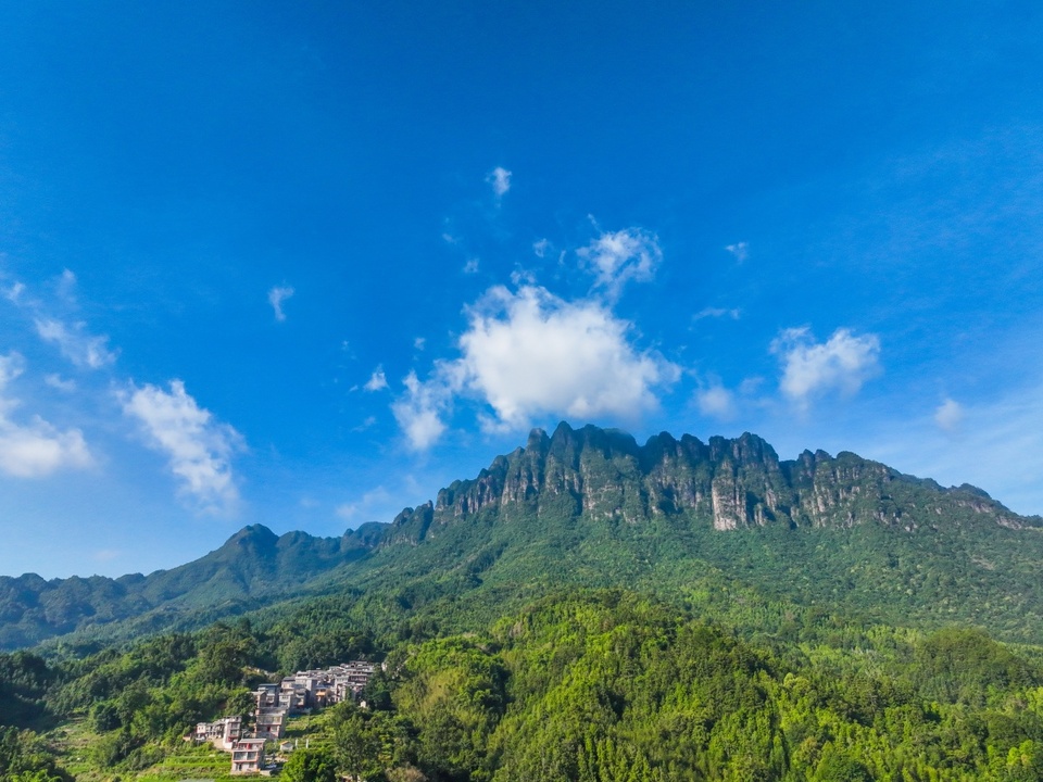 广西：霞映漓江山河壮