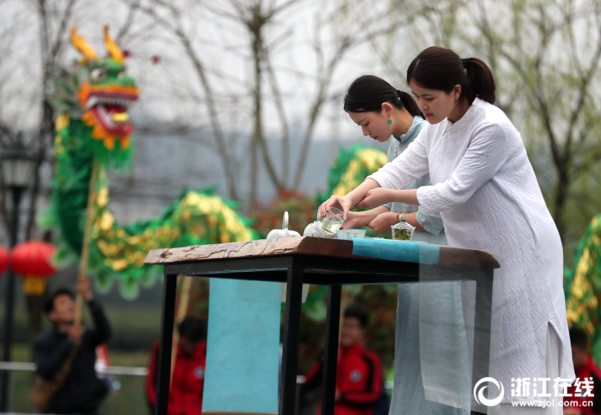 杭州：徒步万亩茶园 畅游美丽乡村