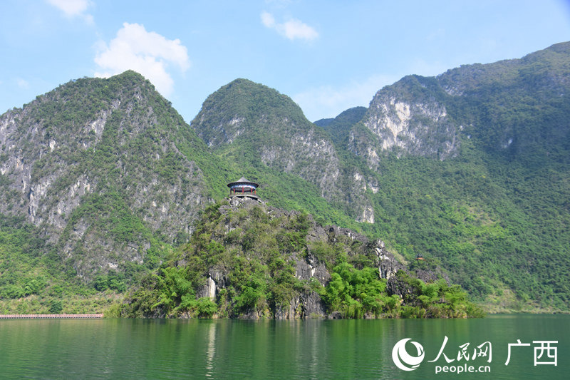 广西凌云：清凉夏日畅游绿林碧水浩坤湖