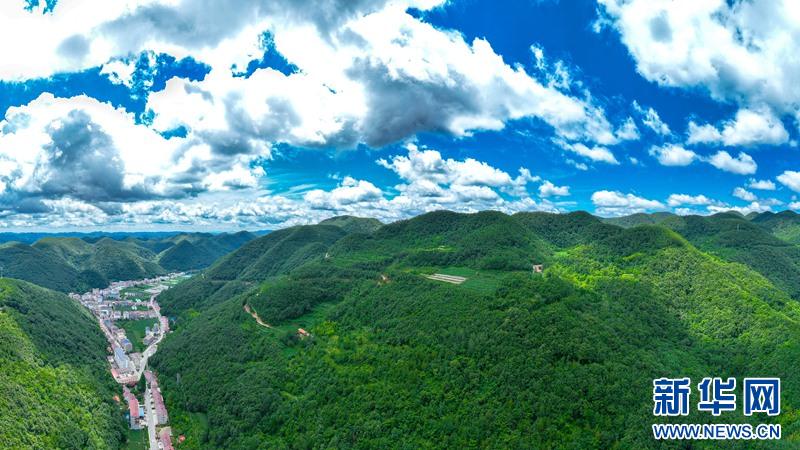 湖北保康：高山小镇 云景如画