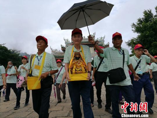 台湾苗栗百余名信众赴“妈祖故里”湄洲岛谒祖进香