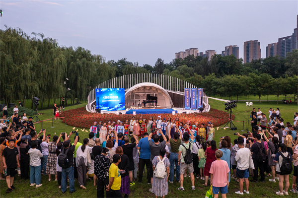 （图）“沈水之阳、夏日星光”草坪音乐会开启第七届郎朗钢琴广场演出季音乐盛宴_fororder_微信图片_202307131435132